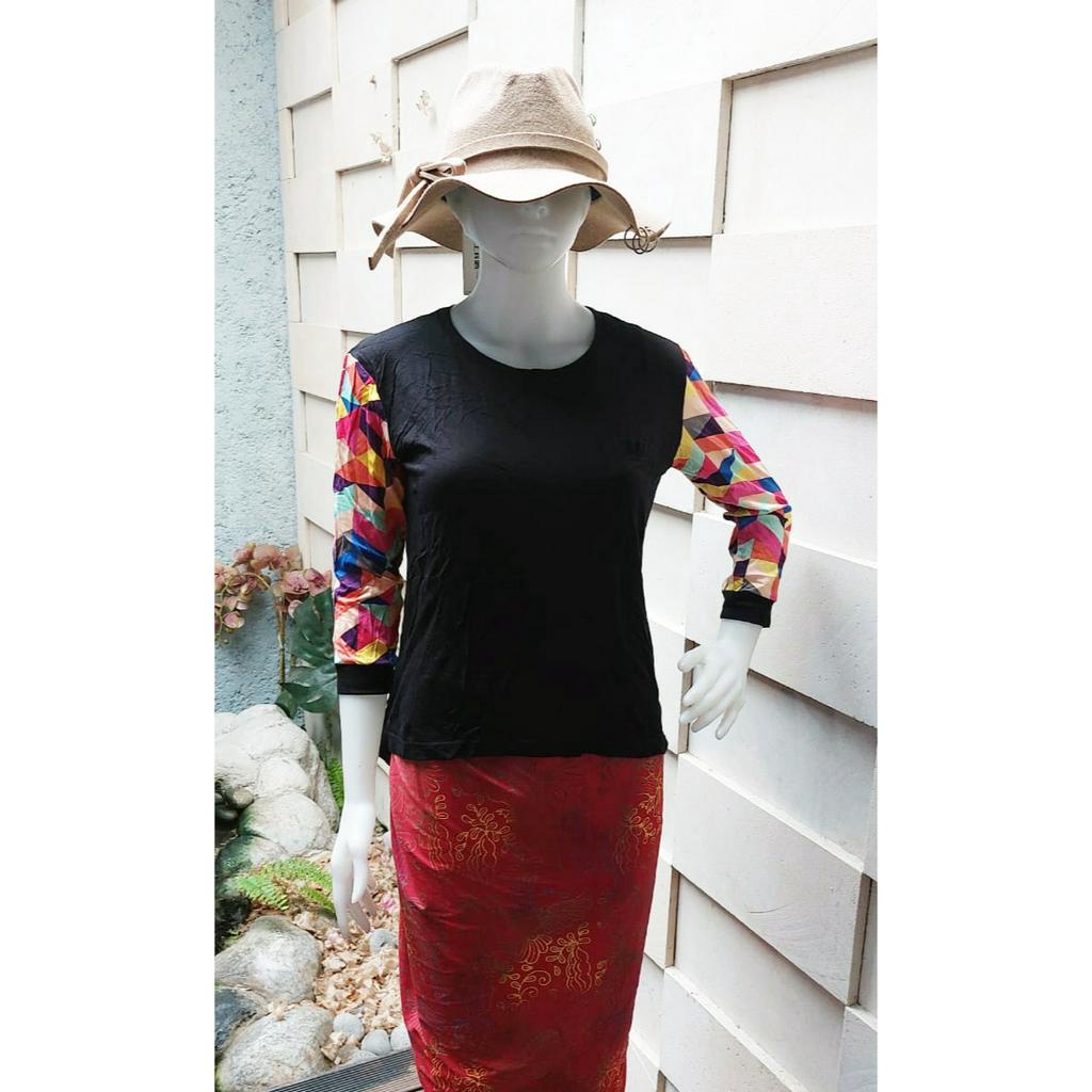 NINETY DEGREES ORIGINAL. KAOS WANITA BY LOGO JEANS WITH TAG