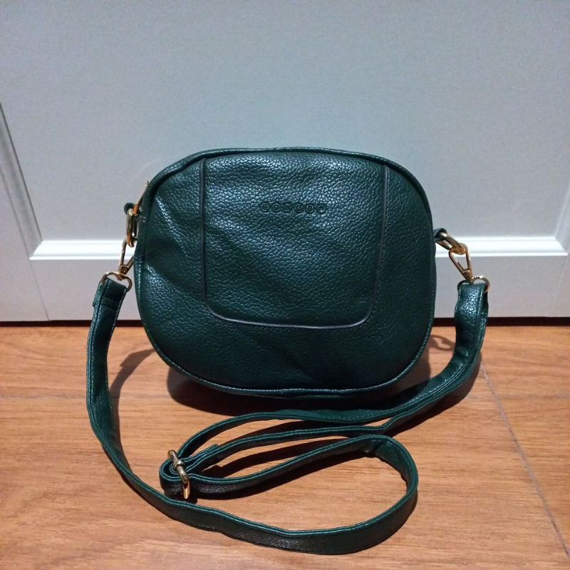 Preloved sling bag hijau botol Bonobo