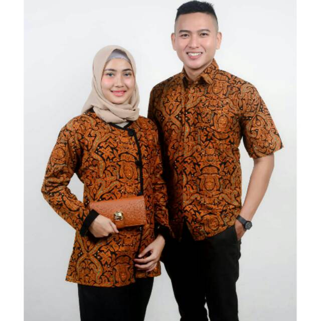 KEMEJA BATIK LENGAN PENDEK DAN BLUS BATIK BISA COUPLE