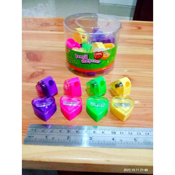 

Serutan pensil / rautan pensil zrm kecil-1 pcs