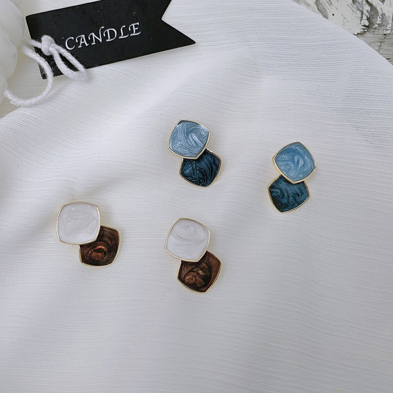 Anting Stud Bahan Logam S925 Silver Needle Aksen Berlian Gaya Korea Untuk Wanita