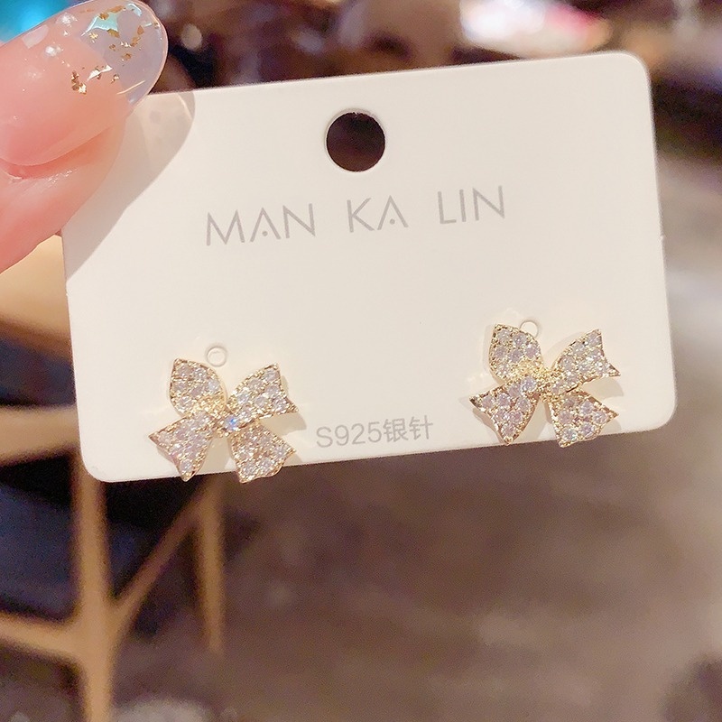 Anting Tusuk Gantung Desain Pita Hias Berlian Warna Permen Gaya Korea Untuk Wanita