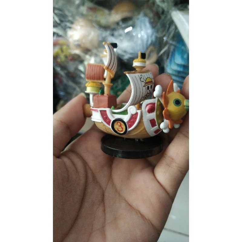 Miniatur Figure Kapal One Piece Luffy Topi Jerami Sunny go