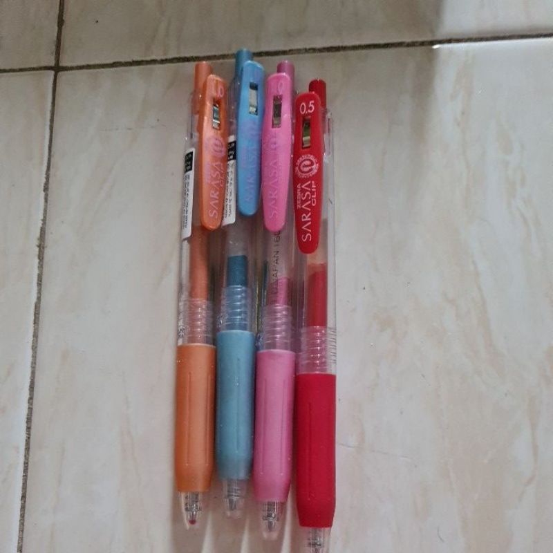 

Pulpen Zebra sarasa clip 1.0