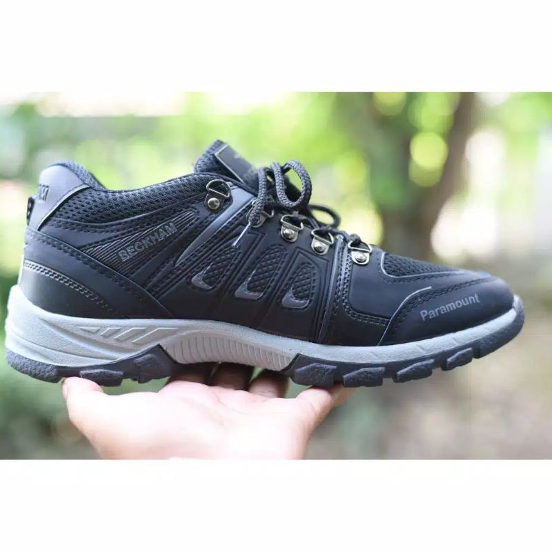 sepatu gunung hiking / sepatu paramount pendek wanita /sepatu pria olahraga outdoor touring beckham