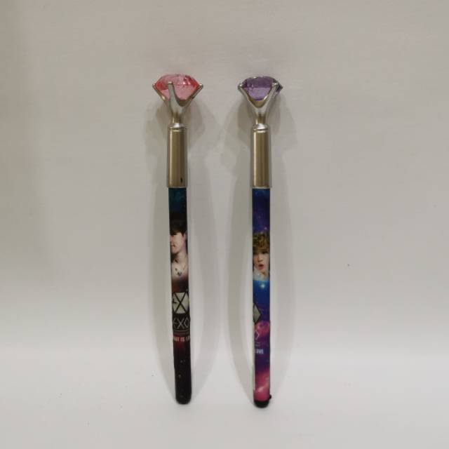 

Pena Diamond Ornament | Pena Berlian Ornamen