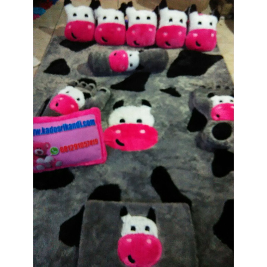 Karpet Karakter Cow Abu-Abu