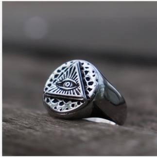 Cincin Bentuk Mata Evil Segitiga Geometris Gaya Retro Untuk Pria