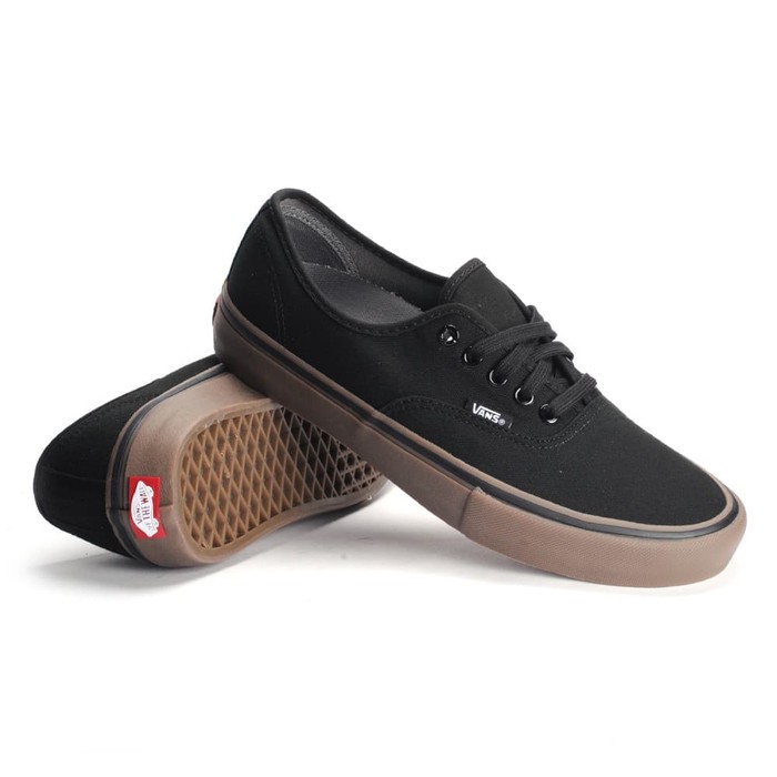 sepatu vans authentic black gum