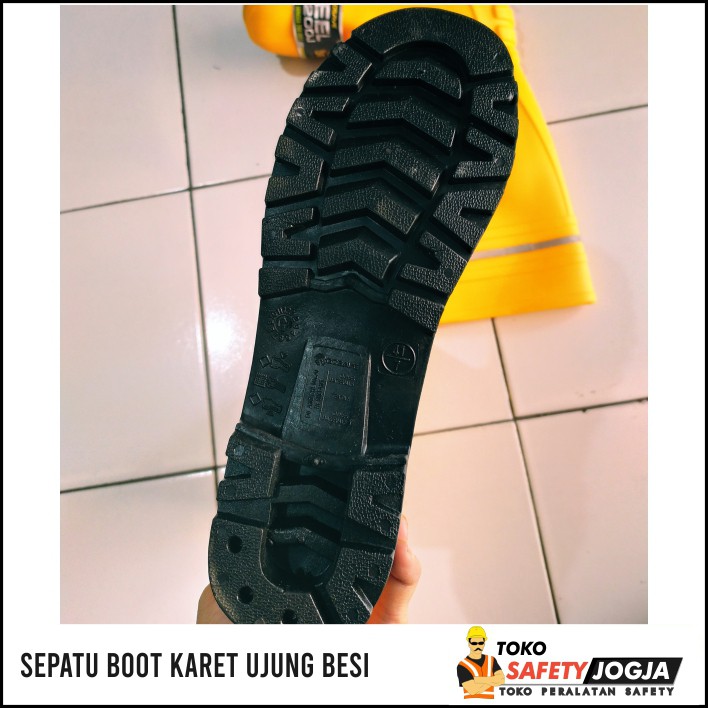 Sepatu Rubber Boots Ujung Besi Gosave