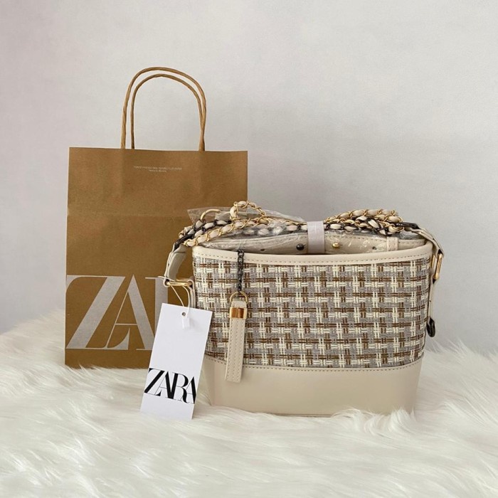 

BISA COD Tas Zara Rajut Free paperbag - Zara Rajut - Putih TERMURAH