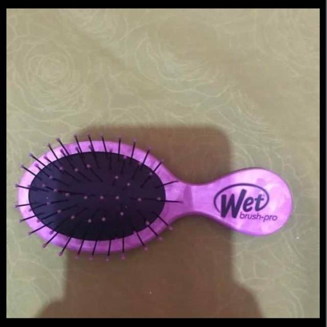 Sold Wet brush preloved