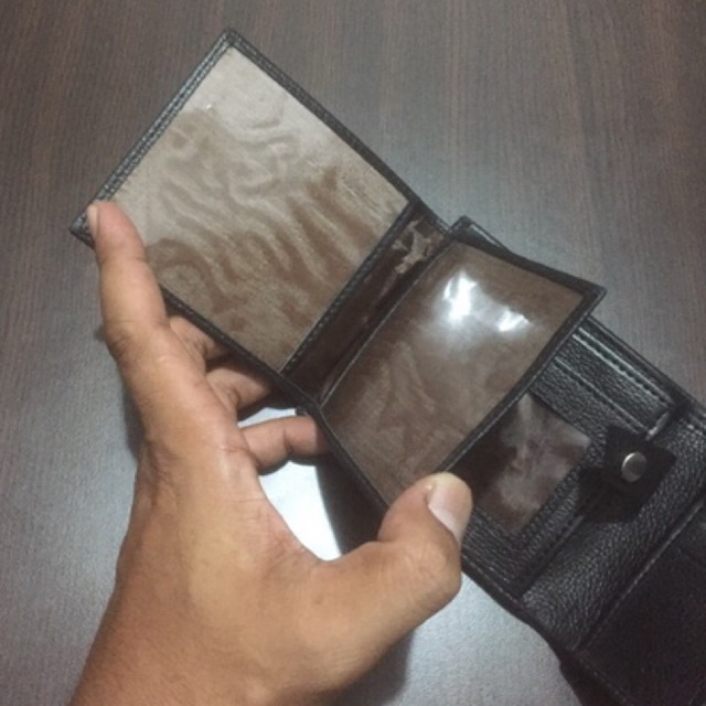 dompet lipat pria kancing dalam bahan kulit sintetis lokal miling #dompet #dompetpria #dompetlipat