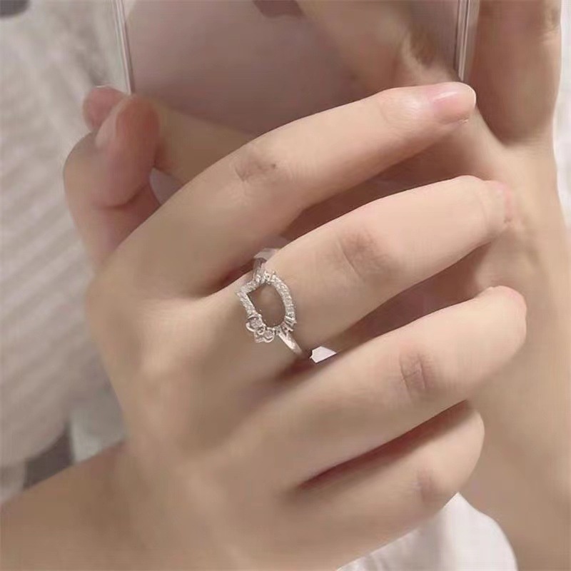 Cincin Desain Kartun Hello Kitty Aksen Berlian Warna Silver Gaya Korea Untuk Wanita