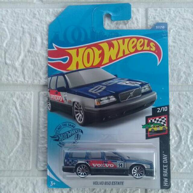 Hot Wheels Volvo 850 Estate Silver Biru