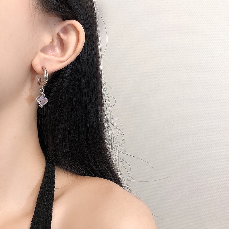 Anting Tusuk Gantung Bahan Metal Hias Zircon Gaya Retrotrendy Untuk Wanita