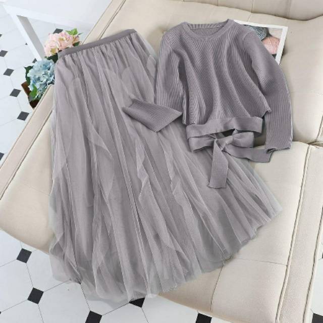 Fashion wanita , baju setelan import ( atasan+rok tile)