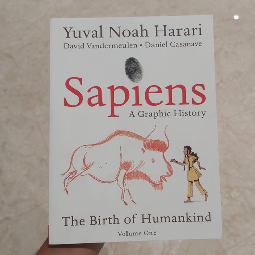 Sapiens: A Graphic History: The Birth of Humankind (Vol. 1)