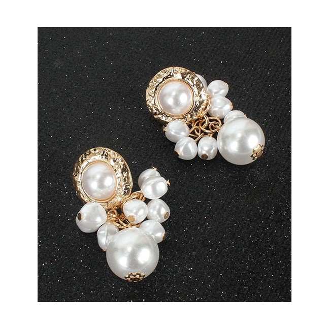 LRC Anting Tusuk Fashion Golden Studded Pearl Stud Earrings D71639