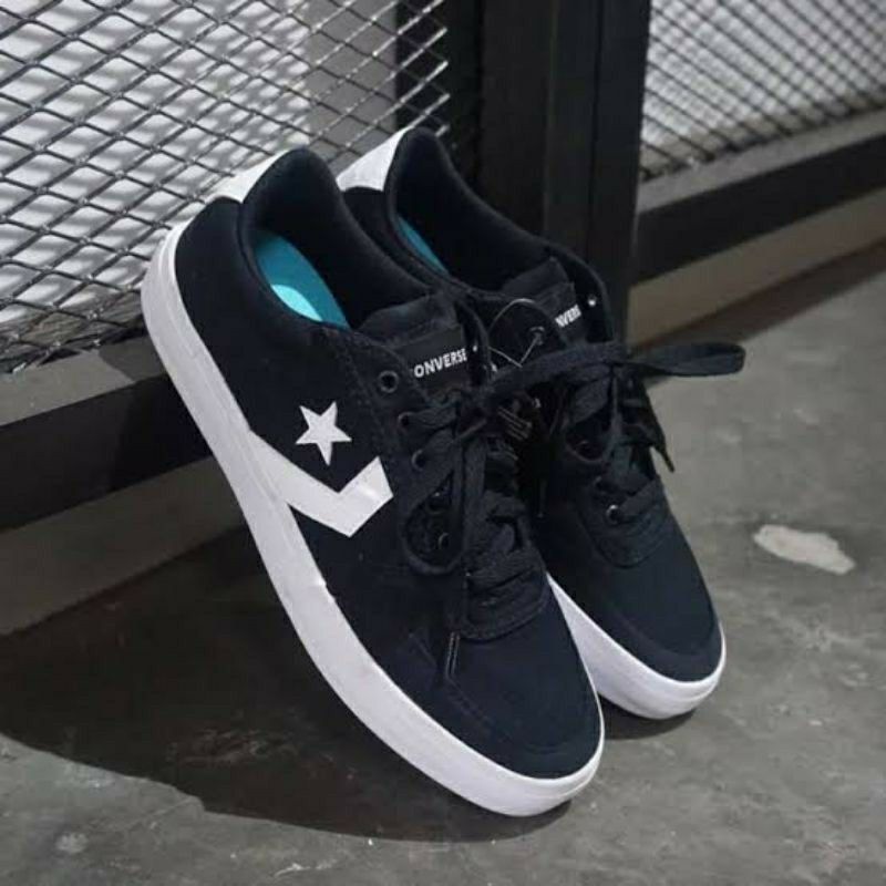 CONVERSE COURTLANDT OX "BLACK WHITE" ORIGINAL BNIB 100%