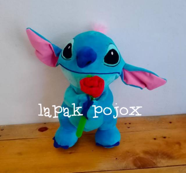 Boneka Stitch mawar size M