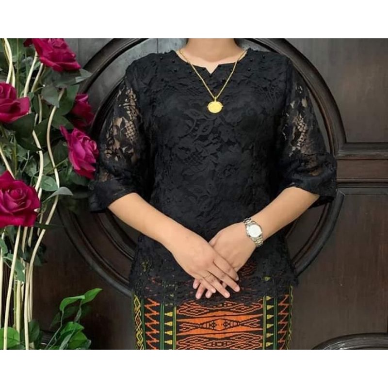Blus Renda