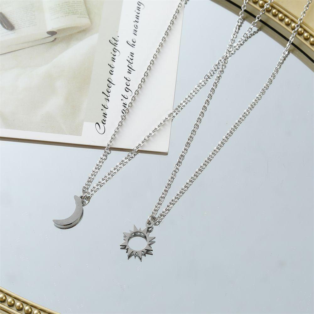 Top Moon Sun Necklace Hadiah Wanita Pria Kalung Klavikula Hari Valentine