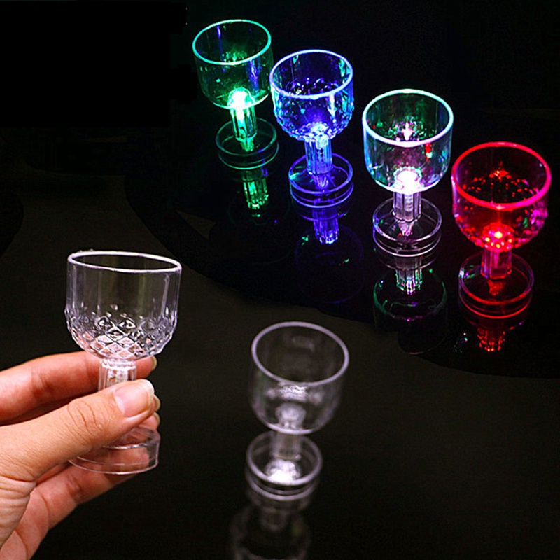 Hot Sale/50ml LED Light-up Water Cups/Gelas Wine Kedip Warna-Warni Berkualitas/Cangkir Minuman Bir Luminous Berbentuk Nanas/Bar, KTV, Party Supply