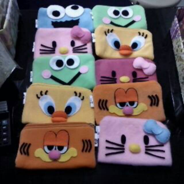 

tempat pinsil Bahan bludru