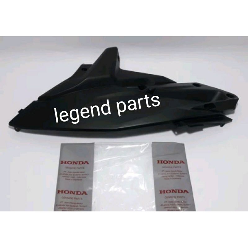 cover tebeng sambungan body kanan Vario 125 old original