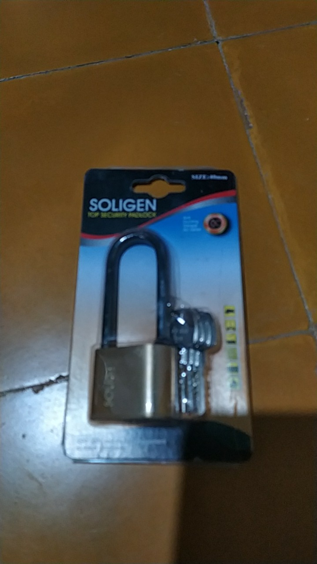 Gembok Soligen Baja Hitam 40 Mm Panjang