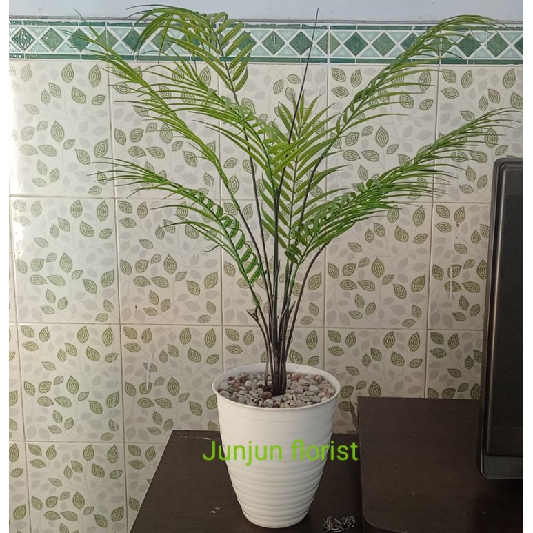 tanaman hias palem plastik artificial pot tawon besar