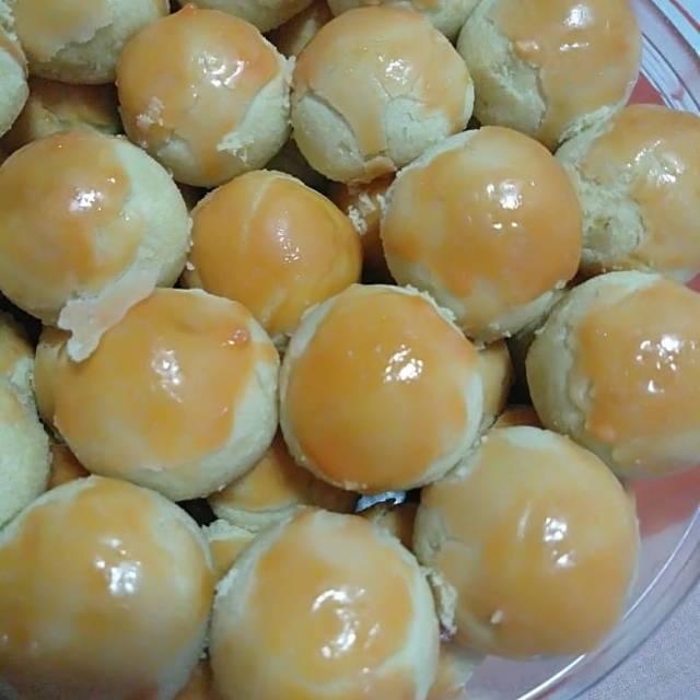 

Nastar,sagu keju,lidah kucing,castangel,brownies coklat/keju,putri salju dll
