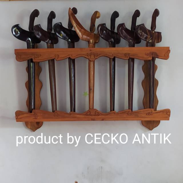 Blawong tempat keris tempel dinding ukir isi 7