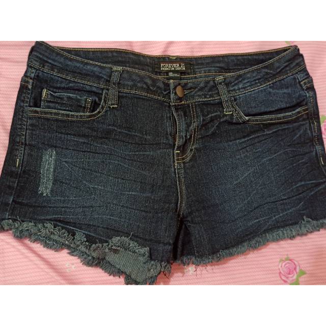 Preloved Celana Pendek Wanita Forever 21