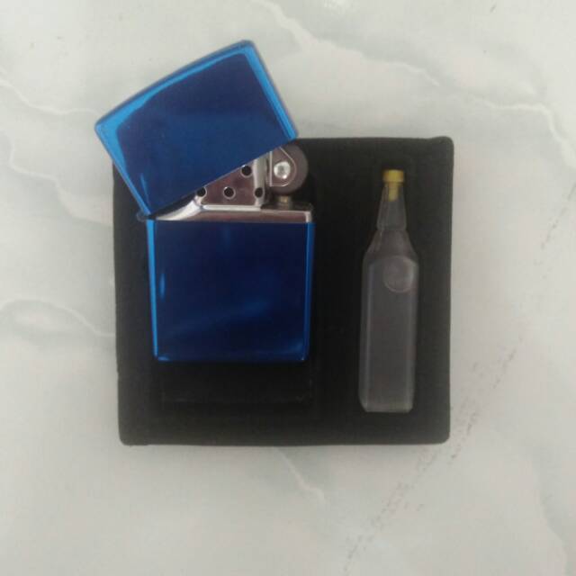 Korek Api Zippo Set Chrome Biru Metalik Plus Minyak Zippo 209