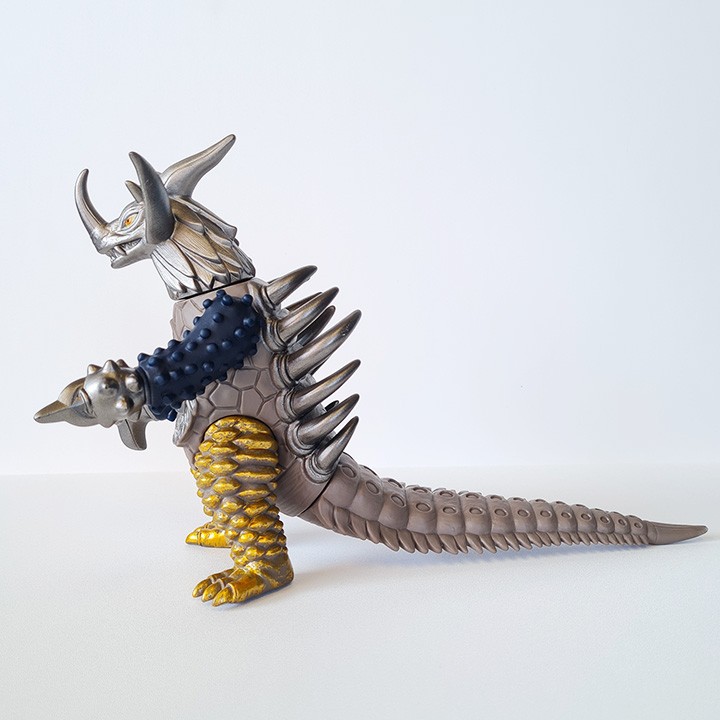 Tyrant Figure Ultraman DX Kaiju Mainan Monster