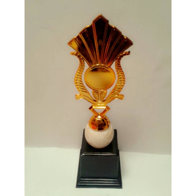 

Piala marmer