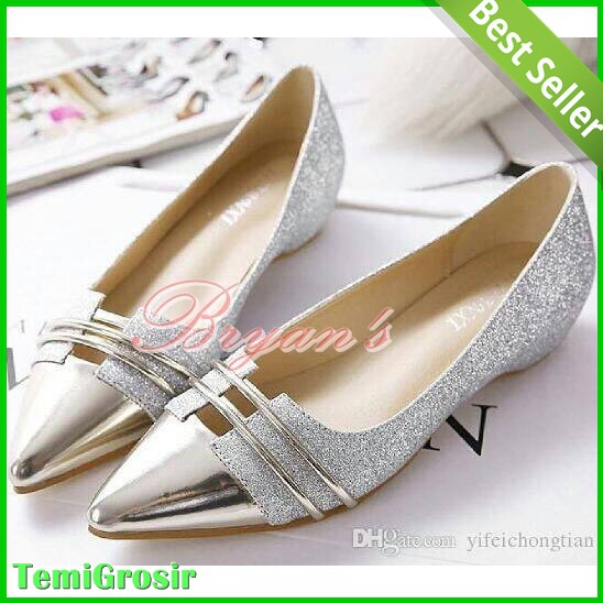 Sandal Selop Hitam Pompom Wanita Flat Shoes Cewek Sandal Selop Hitam Pompom Wanita Flat Shoes Cewek