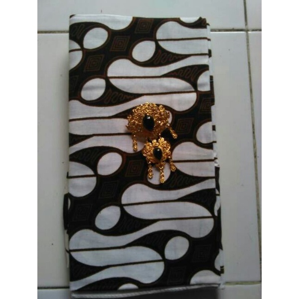 Kain jarik motif parang barong (bisa seragaman)