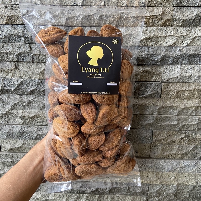 

Bolu Kering Coklat eyanguti