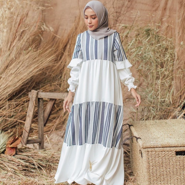 Ayudia Dress Wearing Klamby
