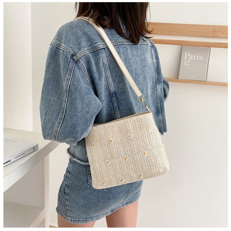 DBCOL Tas Selempang Wanita Korea Bahan Anyam Jerami Motif Daisy/Slingbag Fashion Korea Daisy Import