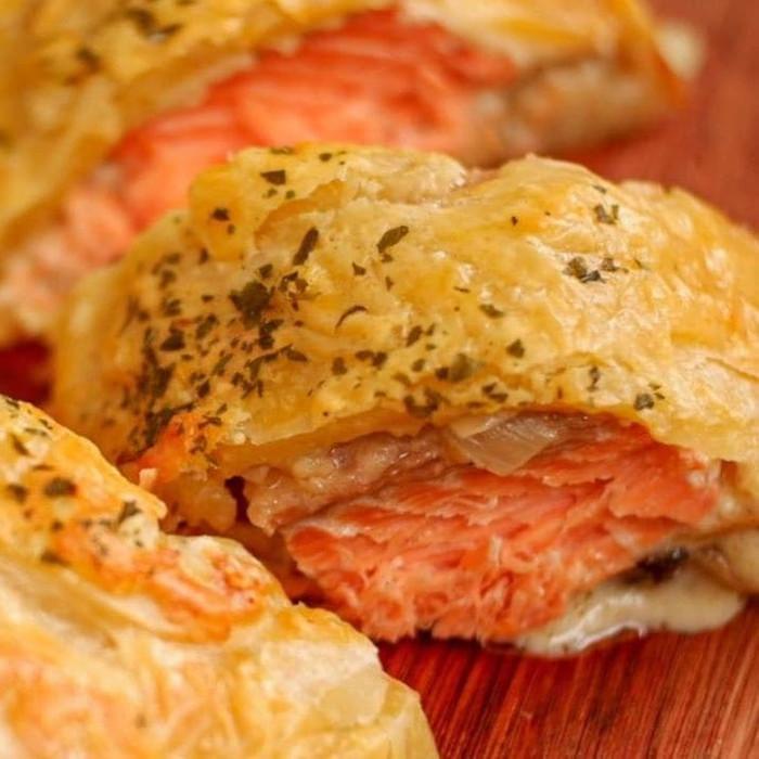

Makanan Beku | Salmon Pastry (Whole Salmon)