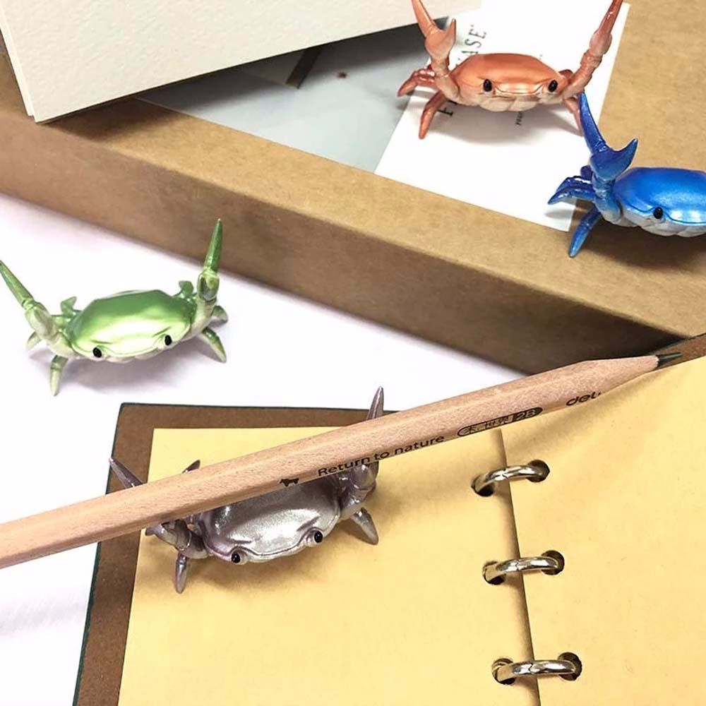 QUINTON Japanese Weightlifting Crabs Penholder Home Decoration Pencil Holder Crab Pen Holder Cute Bracket Creative Pen Holder Cartoon Toys Ornaments Stationery Storage Rack/Multicolor