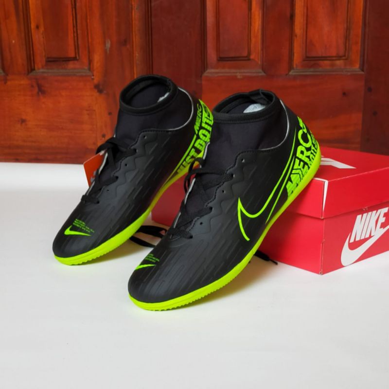 Sepatu futsal Nike boots terbaru terlaris keren berkualitas baik harga grosir murah