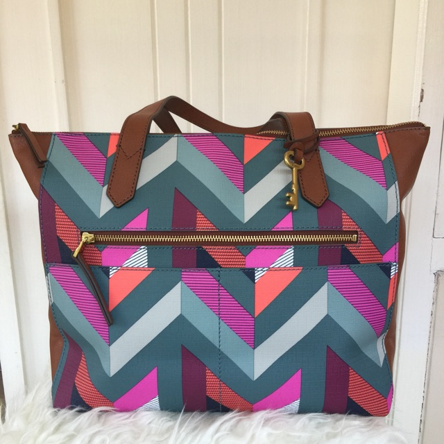 NWT Fossil Fiona EW Tote Chevron Blue