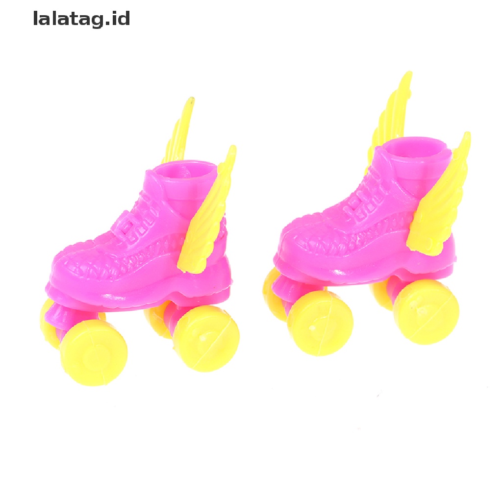 (Flyag) 4pcs / Set Mainan Miniatur Sepatu Roda + headset Untuk Aksesoris Boneka (ID)