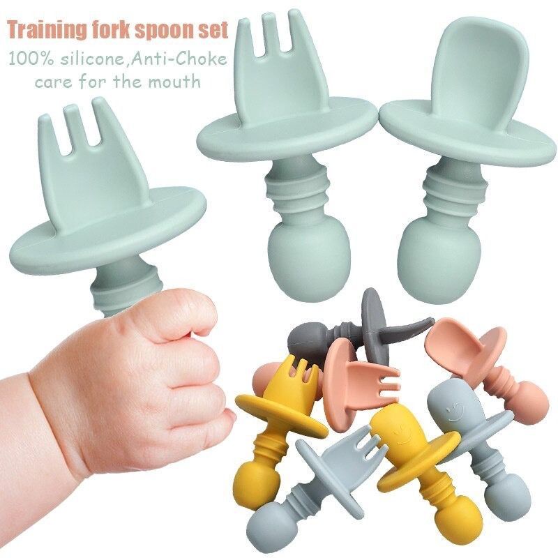 1 set sendok garpu + box silicon, silikon anti sedakSPOON / HIGH QUALITY FOOD GRADE BABY SILICONE SPOON / BABY TRAINING FORK &amp; SPOON/ BABY FEEDING SPOON SETSILICONE TRAINING MINI SPOON And FORK PREMIUM SENDOK GARPU Makan Bayi Silikon silikon