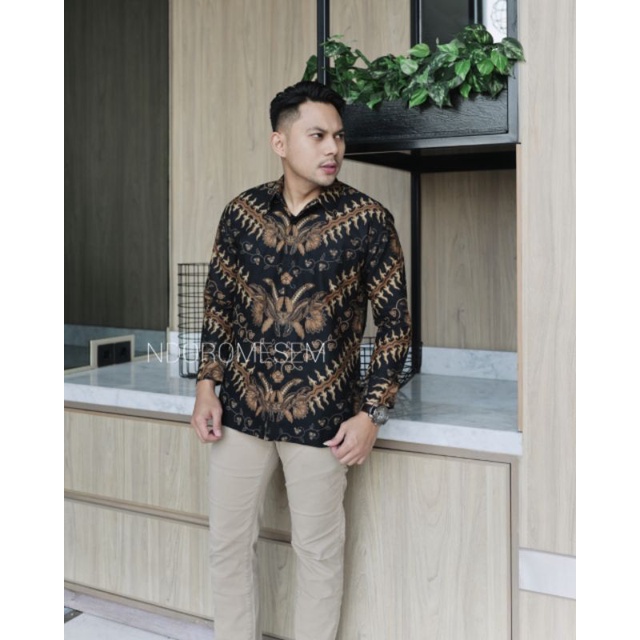 Batik Premium Terbaru Batik Warna Hitam Eksklusif ajotosatru sogan Batik Bahan katun halus terbaru